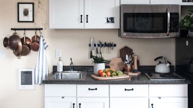 Giá bát nâng hạ – phụ kiện thông minh cho gian bếp nhỏ hẹp