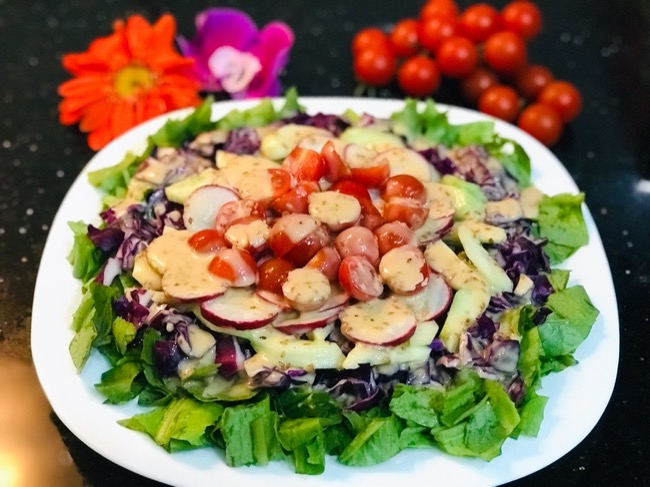 10-mon-salad-healthy-bo-duong-cho-mua-he-2021-2