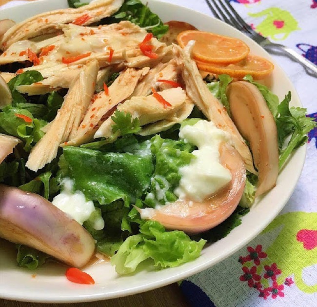 10-mon-salad-healthy-bo-duong-cho-mua-he-2021-5